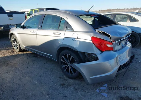 2013 Chrysler 200 Limited z USA, uszkodzony, nr VIN 1C3CCBCG5DN523424